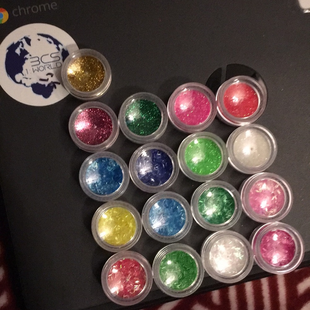 All colors of nail glitter